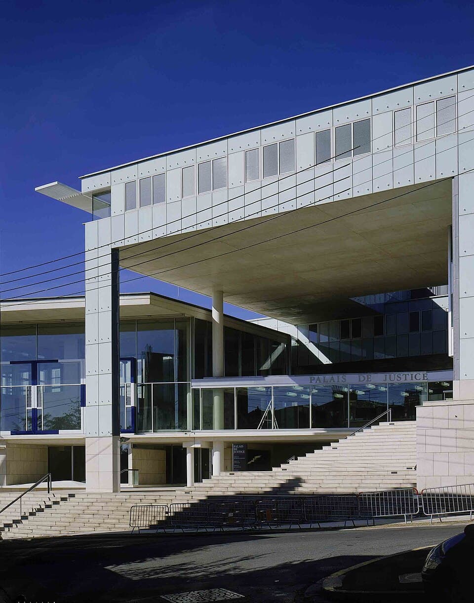 Vue du Tribunal judiciaire de Pontoise