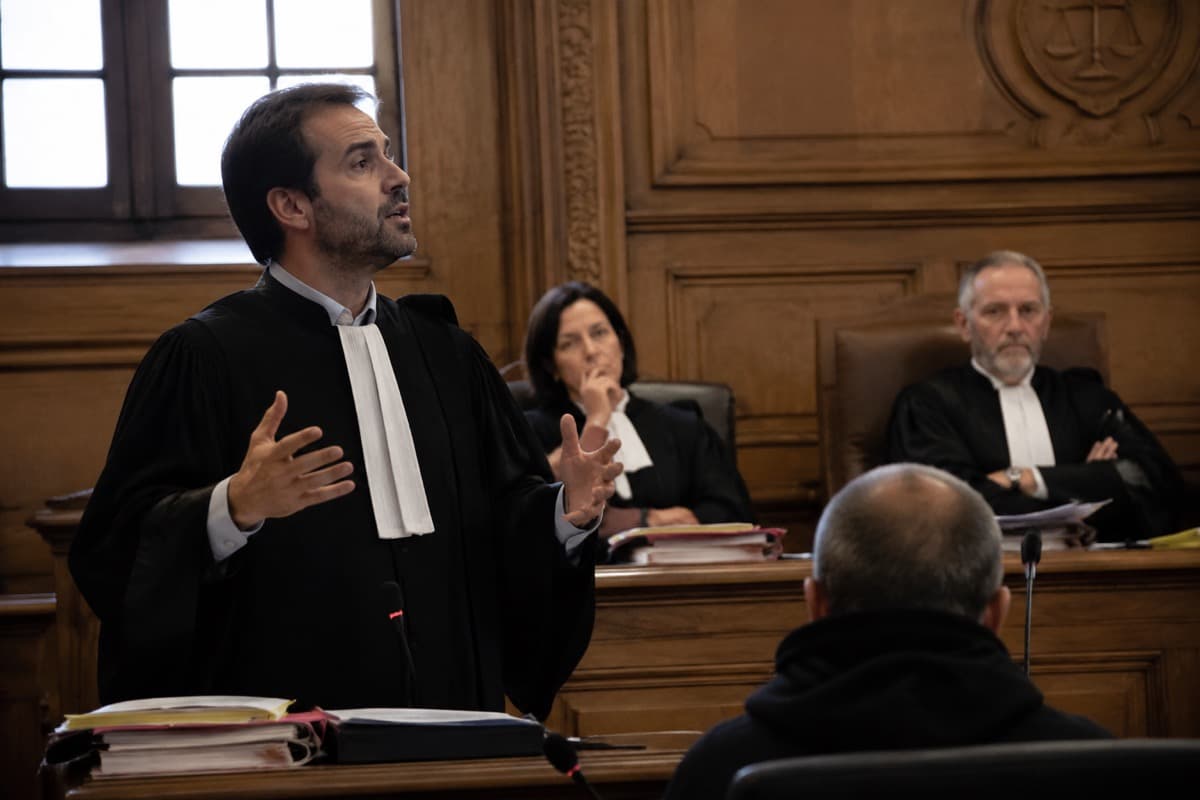 Avocat comparution immédiate Paris — défense pénale d'urgence
