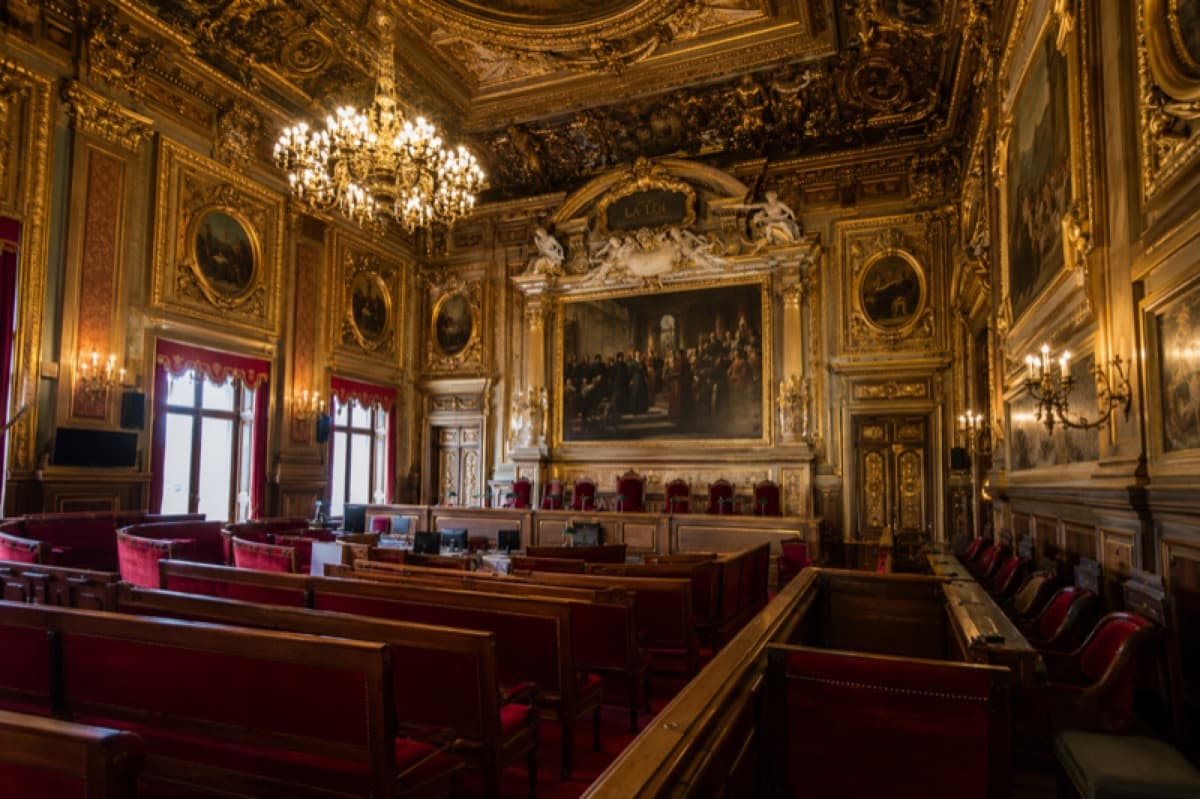 Avocat pénaliste français célèbre : les grandes figures du barreau