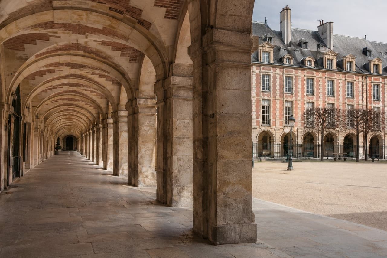 Place des Vosges — avocat pénaliste Paris 4e