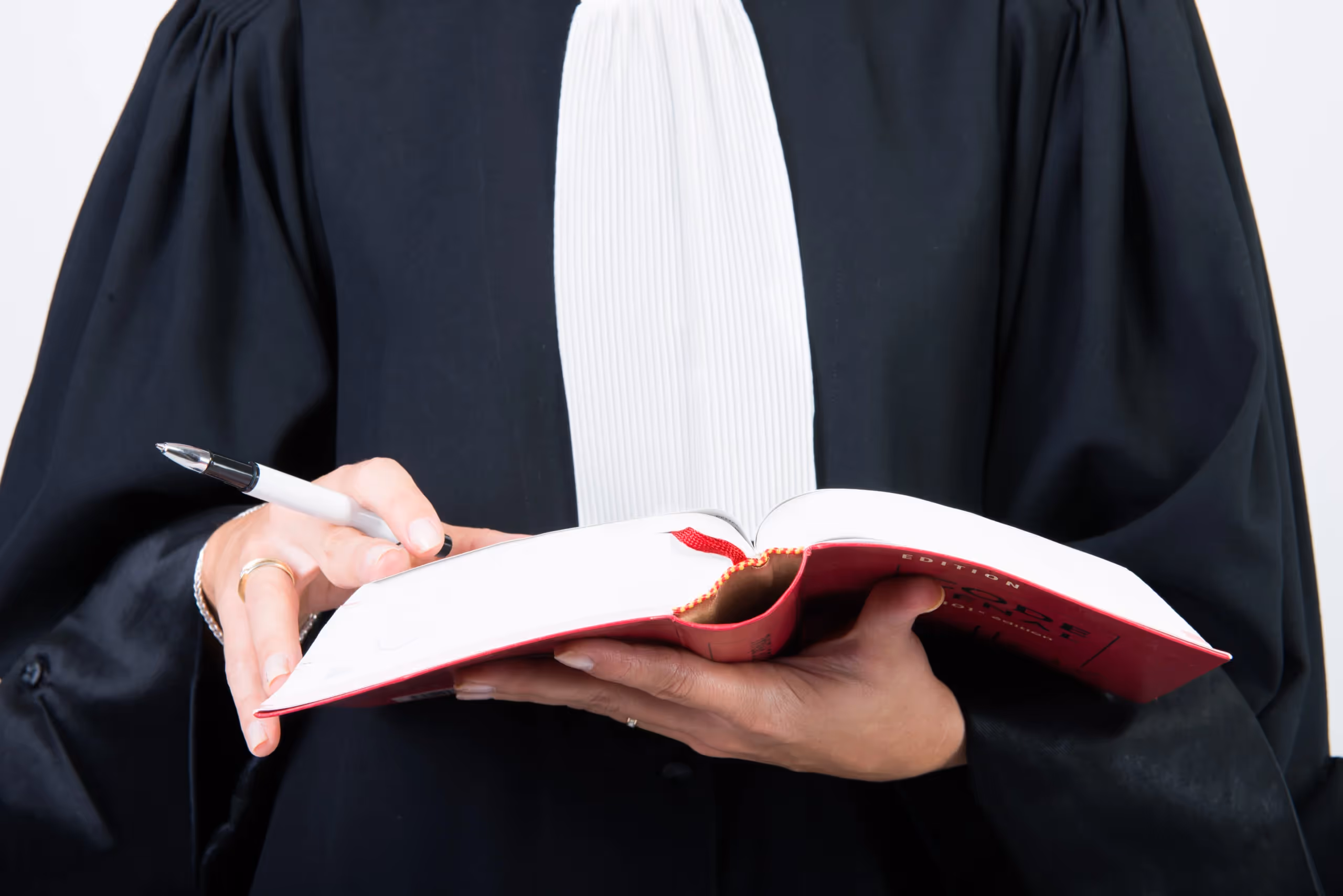 Avocat en garde à vue commis d'office ou choisi : quelle différence ?