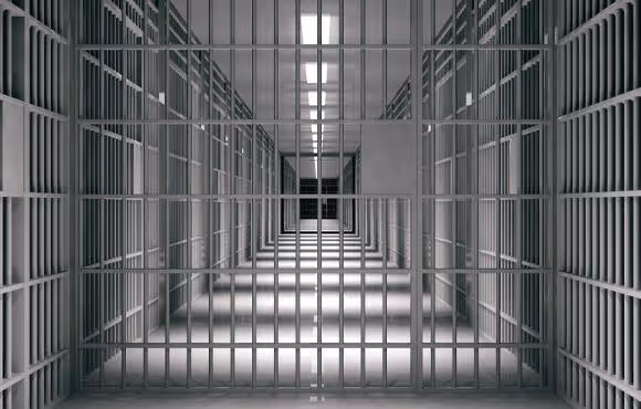 Avocat en garde à vue : que faire dès la première heure ?